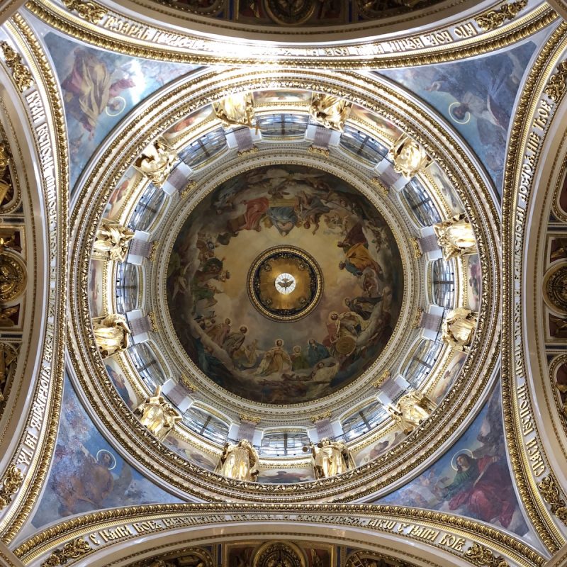 サンクトペテルブルクの聖イサアク大聖堂の天井