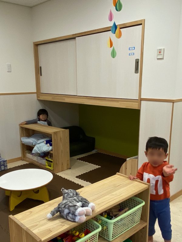 園舎の狭い空間_収納の下
