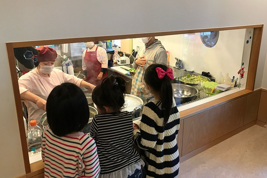 園舎の狭い空間_柱のふところ_食育の窓