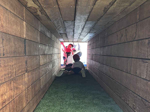 園舎の小さな居場所_園庭