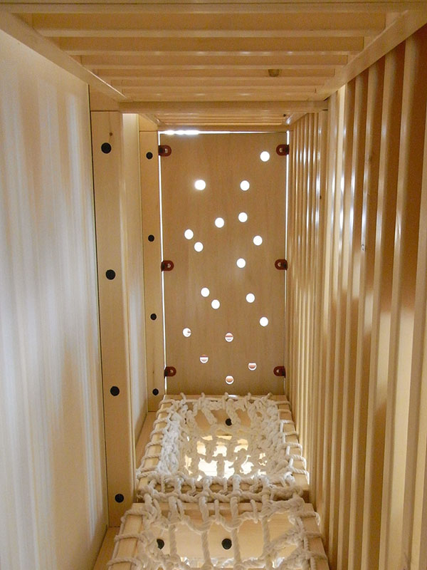 園舎の狭い空間_遊具