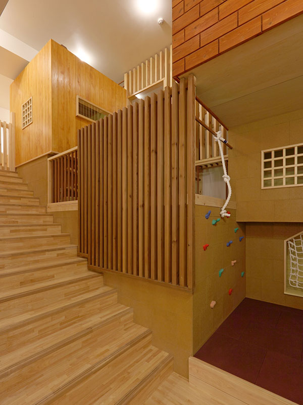 園舎の狭い空間_遊具